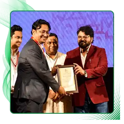 Mr. Arunava Chatterjee receiving The Best Startup Idea Award from Mr. Babul Supriyo, the Minister of IT and Tourism Department, Government of West Bengal